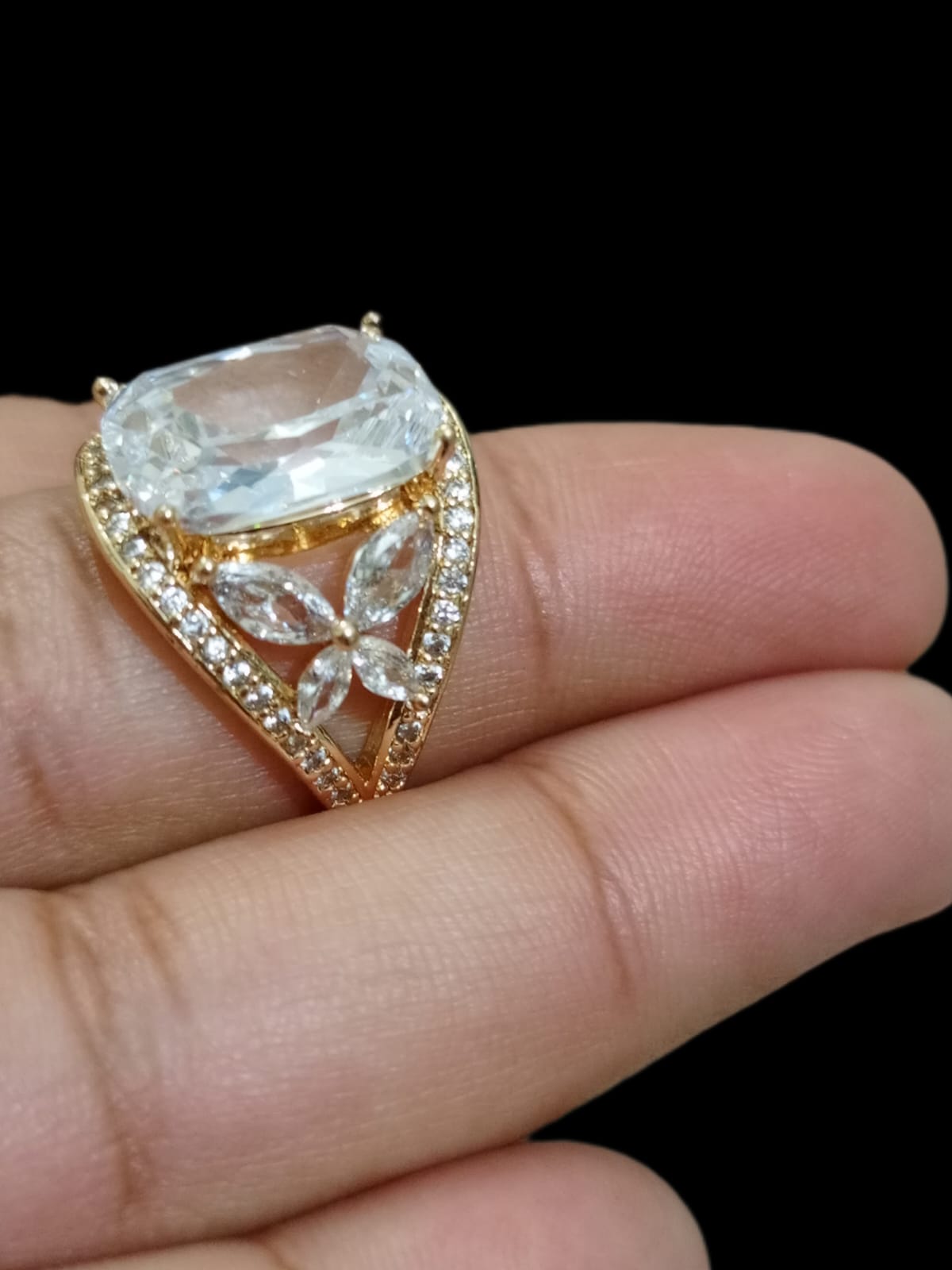 Elegant Luxury Zirconic Butterfly Style Gold Ring Jewelry