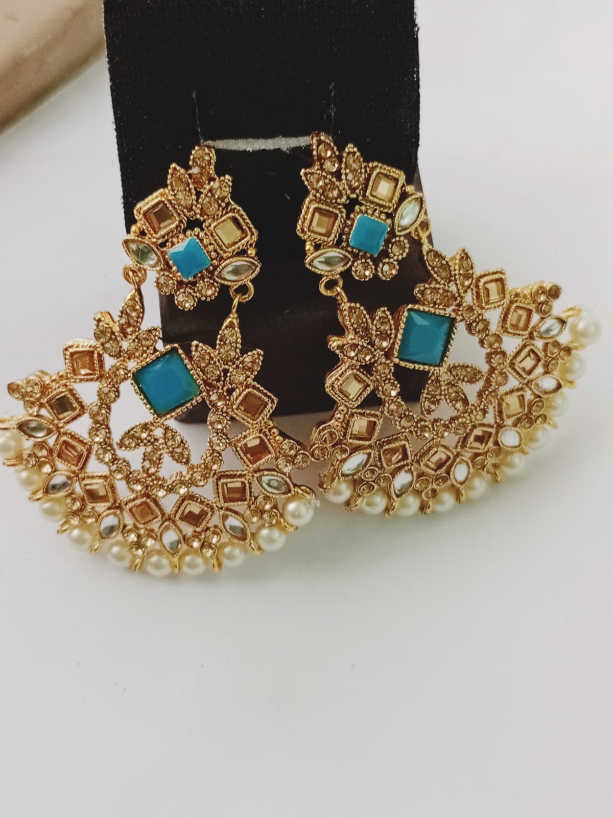 Beautiful Zircon Embellished Kundan Jhumka Set Jewelry (Free Shipment)