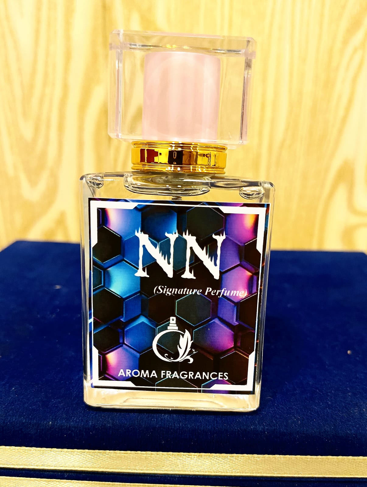 N N Signature perfume, sensual and subtle fragrance featuring notes of musk, florals and soft woody accords Perfumes (Free Shipment)