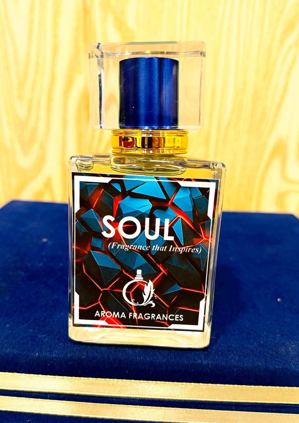 SOUL luxurious perfume featuring notes of saffron, bergamot and cedarwood Long Lasting Perfumes (Free Shipment)