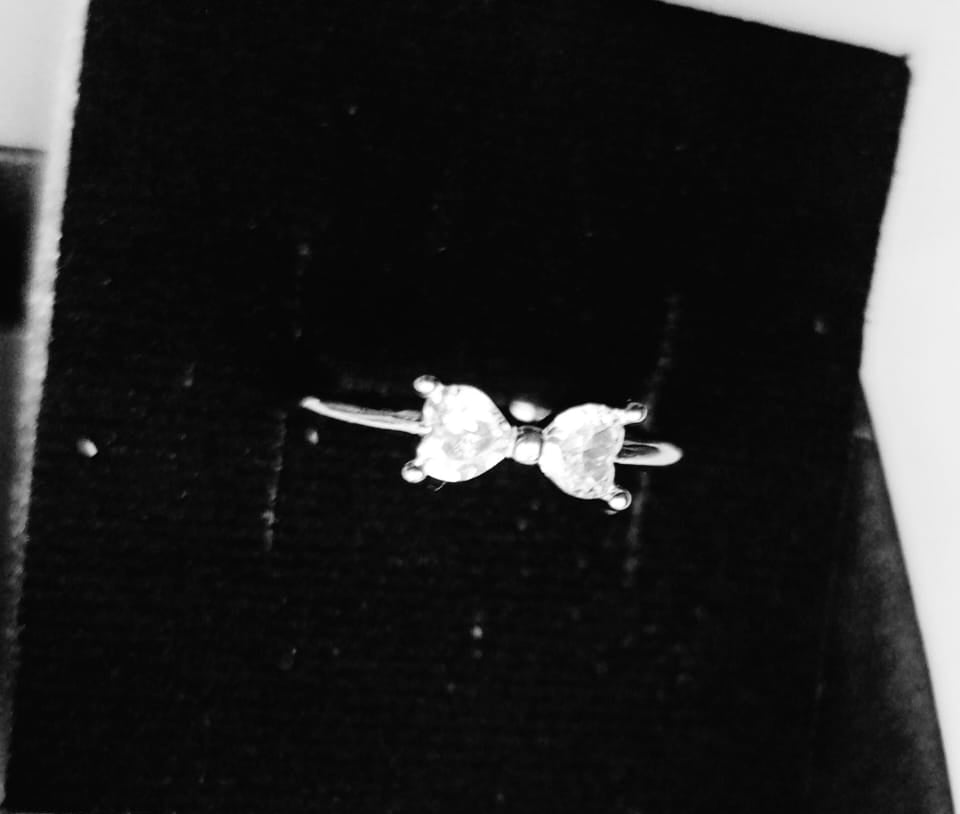 Elegant Silver Zirconic Bow Style Ring Jewelry (Adjustable)