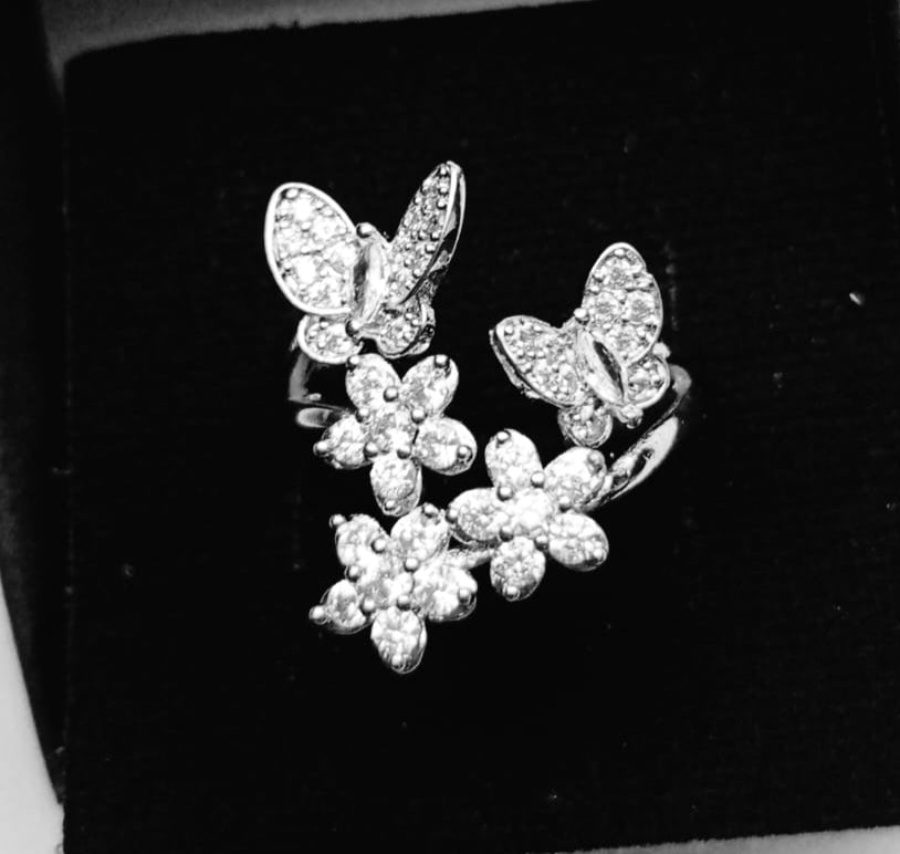 Elegant Floral Butterfly With Zircon Embellishment Jewelry (Adjustable)