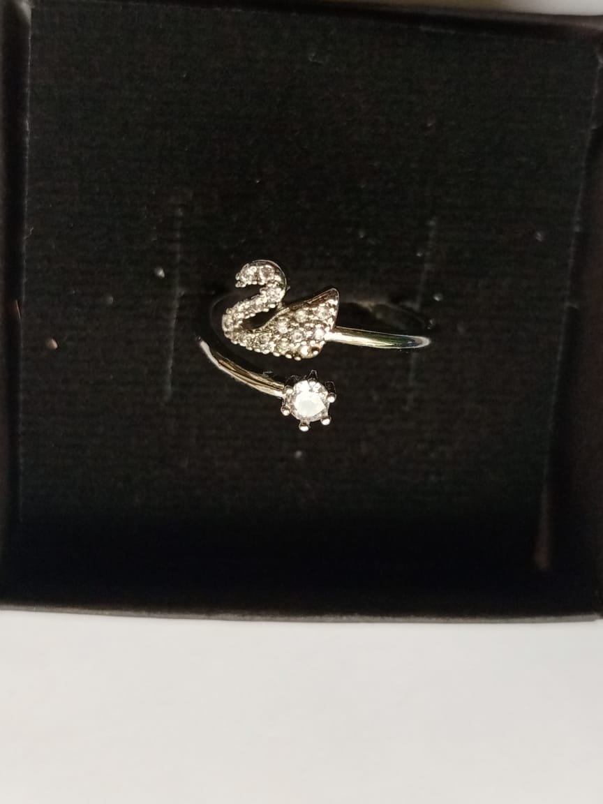 Beautiful Zirconic Swan Style Ring Jewelry (Adjustable)
