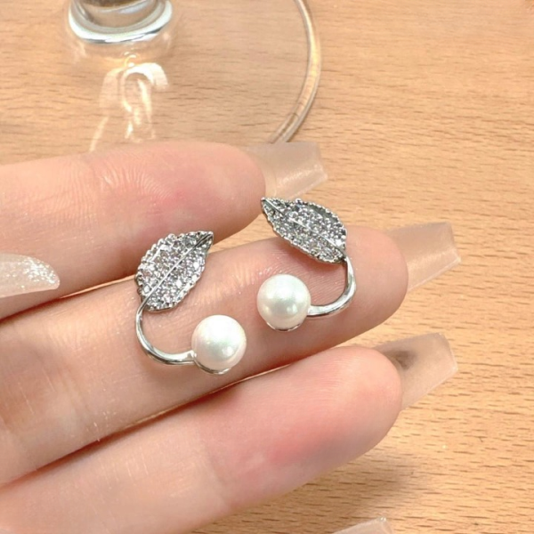 Beautiful Korean Leaf Pearl Earrings Jewelry