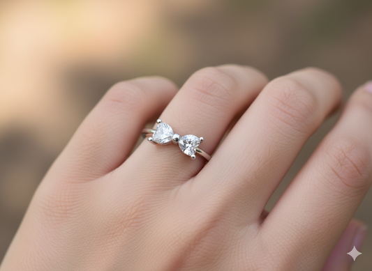 Elegant Silver Zirconic Bow Style Ring Jewelry (Adjustable)