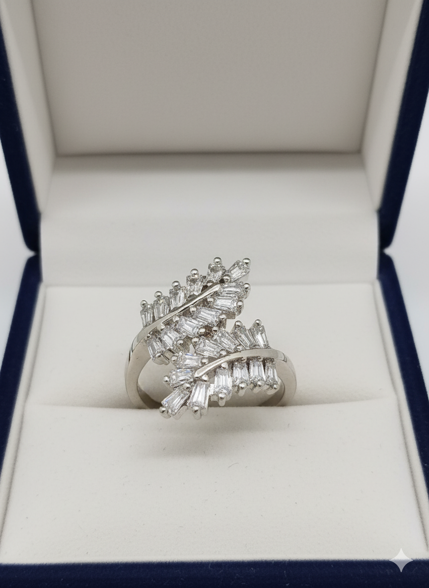 Luxury Snow Flake Cut Crystals Ring (Adjustable) Jewelry