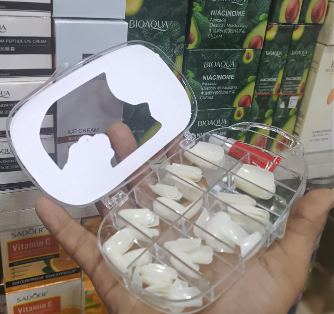 100 Pcs Professional Nails Cosmetics