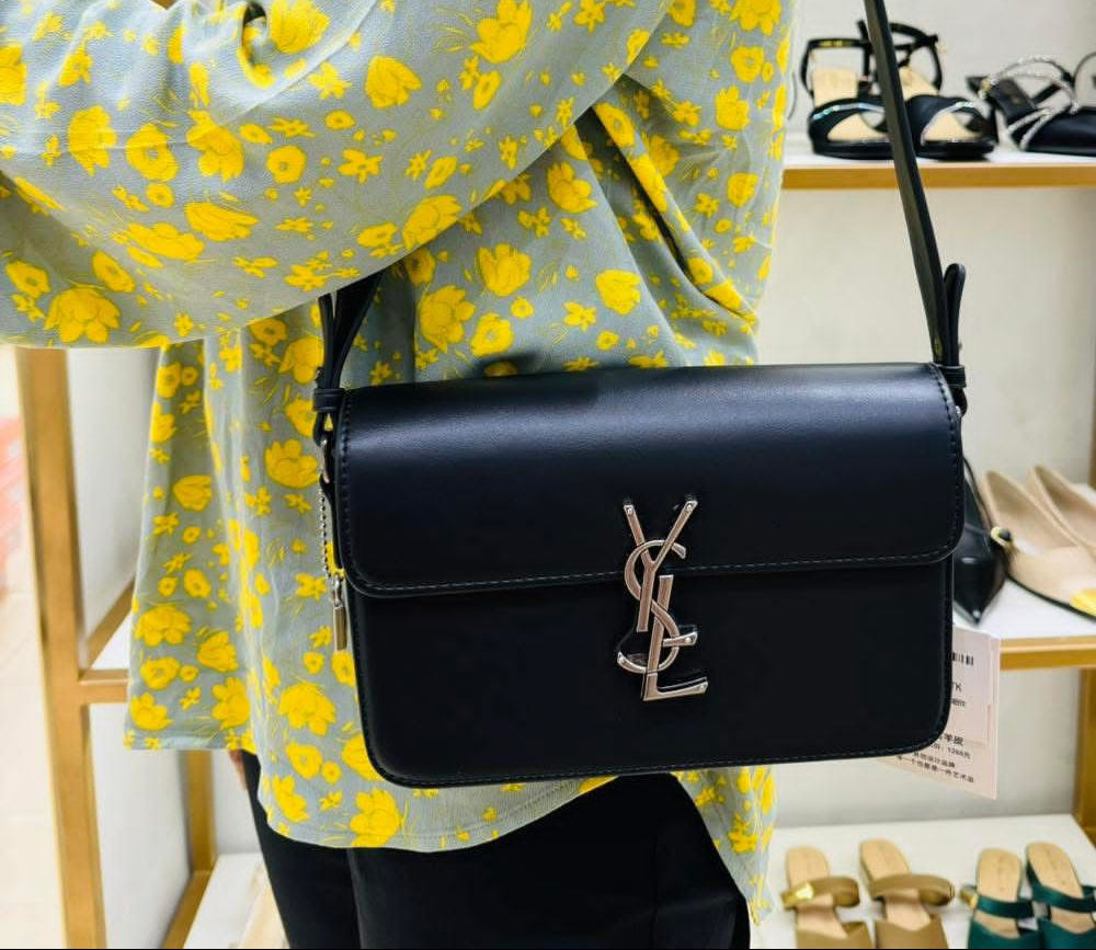 Elegance Logo Flap Shoulder / Hand Bags